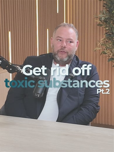 🎙️ Podcast Part 2: Everyday Toxins In Part 2, Mr. Husung talks about how everyday elements can affect the body in a toxic way — from the deodorant you use to the air you breathe and the food you eat 🌍 This is where toxopheresis comes into play: supporting the body by helping to filter out unwanted substances like toxins, microplastics, and heavy metals from the blood 🔬 Want to learn more? Stay tuned for deeper insights 👀 👉 Don’t forget to follow us so you don’t miss anything! #medselect #ho