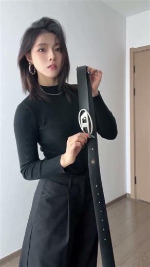 GET READY WITH ME: The Cleanest Androgynous Look for 2026 🕶️