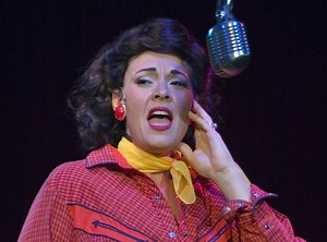 How ‘Patsy Cline’ singer overcame crazy case of stage fright