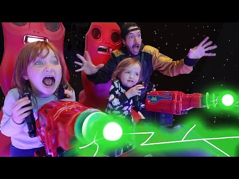 KiDS vs ALiENS!! Adley & Niko win 100 tickets playing at the Arcade! daddy date eating Dragon Candy