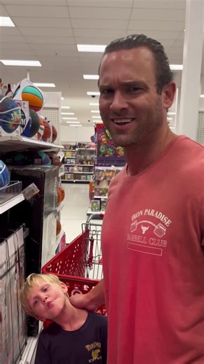 I actually cannot believe this happened😱🤣 #fyp #fypシ #foryou #fypage #skintok #fypシ゚viral #skincare #luminancered #popular #foryoupage #publicreaction #coldsore #viral #redlight #xyzbca #foryourpage #lighttherapy link in bio to purchase