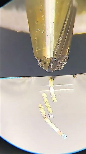 Voici à quoi ressemble la fabrication électronique au microscope ! #électronique #microscope