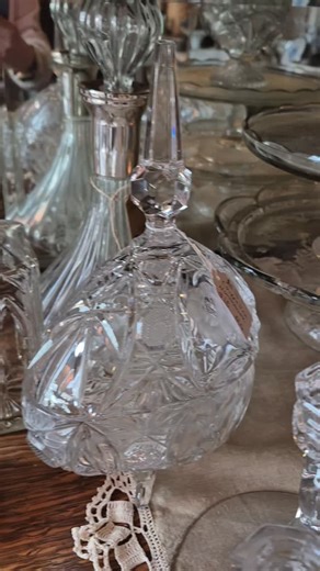 Holiday hosting hits different when you bring out the vintage. There’s just something magical about dishes with history—crystal goblets that have toasted decades of joy, serving bowls that have held a hundred family recipes, plates that have seen generations gather. If you’re craving a holiday table that feels intentional, charming, and personal, vintage is the secret. Come browse our curated collection of vintage dishes, crystal, and serving pieces—perfect for adding soul to your holiday moment