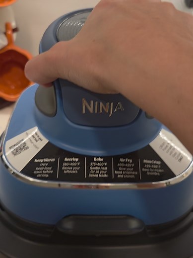 This @Ninja Kitchen Crispi makes absolutely perfect bacon! Just 10-15 min 🥓👌 #ninja #ninjacrispi #bacon #glassairfryer #airfryer