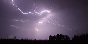 Behind the Forecast: Superbolts: 1,000 times brighter than average lightning