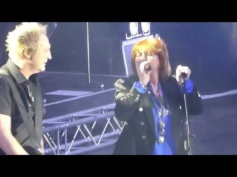 Rock meets Classic - Maggie Reilly - Moonlight Shadow LIVE @ tectake Arena Würzburg 14.04.23