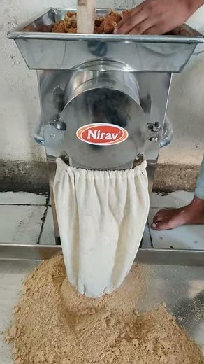 laddu Crusher Machine / food pulverizer / gravy machine