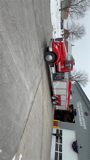 Lincoln’s new Tender 226 has arrived from DeepSouth Fire Trucks! A big thank you to Scott and Robert for delivering it. Our team will begin familiarization and training over the coming months before officially putting the apparatus into service. #deepsouthfiretrucks | Town Of Lincoln Volunteer Fire Department