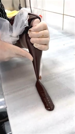 Shorts_He-made-a-cake-the-wrong-way-at-first#shortsvideo