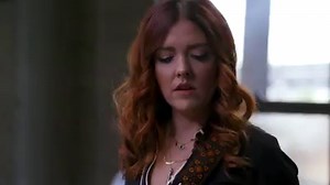 Watch as Annie Clements Music walks through the new American Original '60s Jazz Bass. 🔊 🎶 | Fender