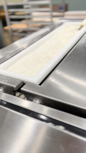 How Many Folds Does It Take to Create Layers and Pockets in a Croissant Dough?