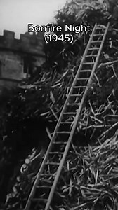 Flashback to Bonfire Night, 1945 🎆 Remember when towering Guys were a central part of the festivities? This rare footage offers a glimpse into a simpler time and highlights just how much our celebrations have changed. What’s your favourite memory from Bonfire Night? #antiques #vintage #VintageCommunity #MoreJoyLessWaste #SellVintage #sellantiques #BonfireNight #RememberRemember #GuyFawkesNight #November5th #BonfireTraditions | Vintage Cash Cow