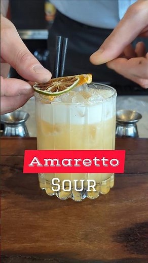 How to make Amaretto Sour #cocktail #howto #drink #cocktailrecipe #amaretto #recipe #easyrecipe #bar