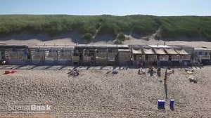Watch these Beautiful Tiny Beach Houses in the Netherlands The Netherlands is well-known for its beautiful beaches. These Tiny Houses are located at the beach in Castricum aan Zee. The outside of these houses can not stand out in nature. Inside this tiny house you can however live your fantasy. This tiny house has a Dutch farmer style interior. These houses are developed and built by StrandBaak. StrandBaak is a specialist in building tiny beach houses and large beach clubs. You can take a look i