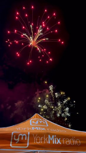 Selby bonfire night! What a fantastic free event with 2 firework displays, a pleasure to host @theyorkmix @selbytowncouncil @selbycollege #fireworks | YorkMix
