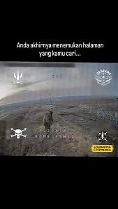 Dalam fisika, teori string merupakan kerangka teoritis di mana partikel-partikel seperti titik dalam fisika partikel digantikan oleh objek satu dimensi yang disebut string. Teori string menguraikan bagaimana string ini merambat melalui ruang dan berinteraksi satu sama lain Pada skala jarak yang lebih besar dari skala senar, senar bertindak seperti partikel, dengan massa, muatan, dan sifat lainnya ditentukan oleh keadaan getaran senar Dalam teori string, salah satu dari banyak keadaan getaran str