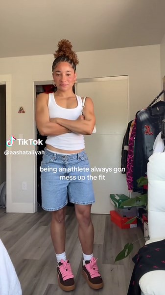 Stylish Athleisure Outfits for the Strong and Athletic