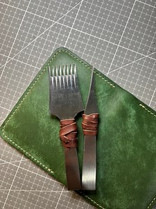 Share muna today ng tools na gamit ko para na din sa mga nagtatanong nito.⚡️ Pricking iron x French style #handmade #leathercraft #ofwlife | Montana• Leather crafting