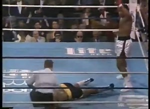 Il due volte campione del mondo dei pesi massimi Tim Witherspoon, detto "Terrible", compie oggi 68 anni. Rivediamolo all'opera nel suo match vincente contro James Broad, chiuso per KO al secondo round nel 1985. In questo video, la seconda e ultima ripresa di quel breve combattimento. #fblifestyle | Boxe Punch