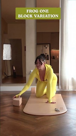 Support, then explore 🌱 Frog & wide-leg fold circles