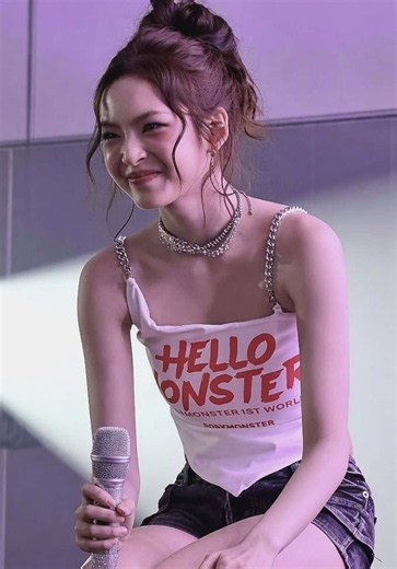 BABYMONSTER — casual behind-the-scenes chat with Veny