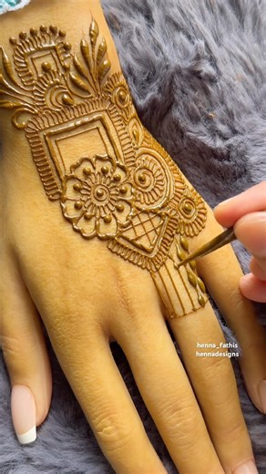 Easy Hennadesign🌿 #simplemehndi #simplehenna #hennatatto #hennadesign #hennatutorial #mehndidesign