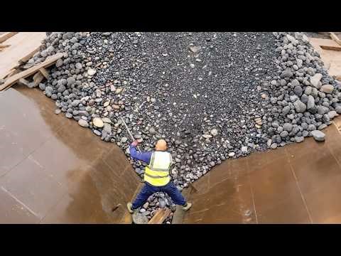 Barge unloading 3500 tons of cobblestone - Relaxing video - Smooth flow