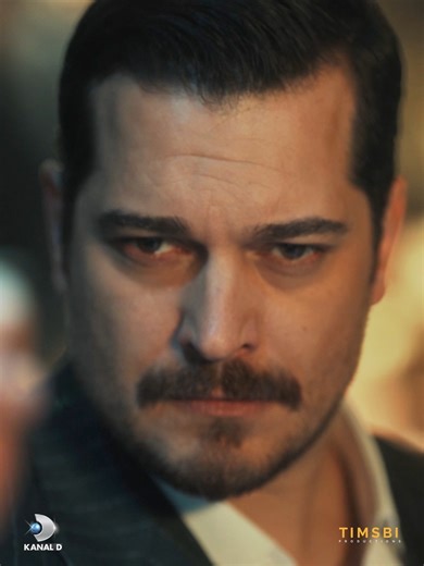 Eşref Rüya on Instagram: "Eşref Tek ismini duyan artık bir daha unutmaz! 🕶️ #EşrefRüya yeni bölümüyle çarşamba 20.00’de #KanalD’de, tv yayınından hemen sonra ise Amazon Prime’da sizlerle. @kanald @timsbi @primevideotr"