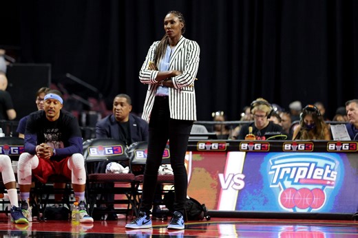 "Imagine that bus ride home for the other team": Hoops fans react to WNBA legend Lisa Leslie's incredible high school game