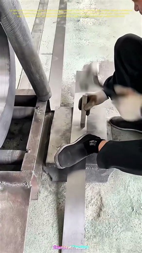 Scier à la main : la précision du découpage artisanal