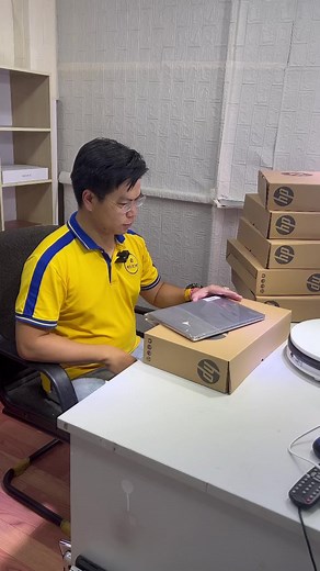 294K views · 2.1K reactions | Laptop siêu mỏng nhẹ chưa tới 1kg HP Elitebook Folio G1 - Intel Core m5CPU:Intel Core m5-6Y57RAM:8GBỔ cứng:SSD 256GCard đồ họa:Intel HD Graphics 515Màn hình:12.5 Inch Full HD 7tr6 | LapTop Nhập Khẩu Nhật Mỹ | Facebook