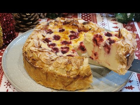 Cream Cheese Tart with Raspberries and Puff Pastry | The perfect recipe for New Year's Eve