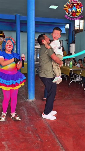 ¡Feliz Cumpleaños, Campeón! 🎉🎂🎁 No puedo creer lo rápido que has Crecido ¡Tres Años Llenos de Alegría y Aventuras! ✨️♥️ Te Amamos más de lo que las Palabras pueden Decir...... ✨️✨️✨️ ¡Que este Día esté lleno de Risas, Juegos y Mucha Diversión! 🎂🎈 . . . Muchas Felicidades a Nuestro Festejado por sus 3 Añitos, Gracias a sus Papis por la Invitacion. Nosotros Kbzns Company y Galletita de café. Córdoba Ver. Sólo Queremos Desearle Alegría y Felicidad #felizcumpleaños #babyshark #show #paraniños #