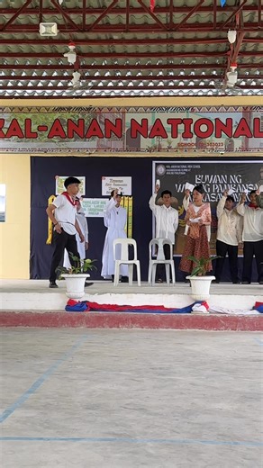 📖🇵🇭 Buwan ng Wika at Kasaysayan 2025 🇵🇭📖 Bilang bahagi ng ating pagdiriwang ng Buwan ng Wika at Kasaysayan, itinanghal ng ating mga mag-aaral ang isang pagsasadula na nagbigay-buhay sa makasaysayang sandali ng ating bayan—ang pagpunit ng cedula ni Andres Bonifacio na naging hudyat ng paghimagsikan laban sa mga Kastila. 👉 Isang makabuluhang pagtatanghal na nagpaalala sa atin na ang ating wika at kasaysayan ay sandigan ng ating pagkakakilanlan bilang Pilipino. 👉 Sa bawat sigaw ng “Kalayaan