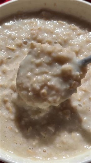 This high-protein oatmeal keeps me full for so long! | Live Eat Learn
