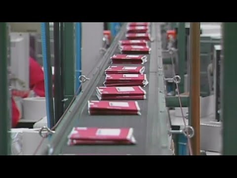 Netflix customers still getting DVDs in the mail will get 10 extra movies as service is phased out