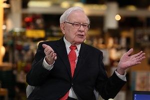 Watch Warren Buffett's full interview with CNBC's Becky Quick