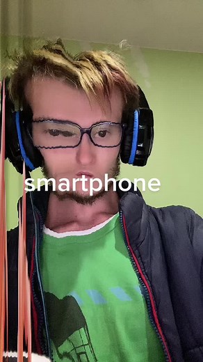 Exploring Features of Modern Flip Phones