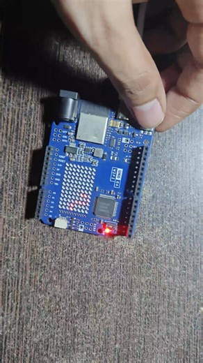 Arduino UNO R4 | Eazytronic Robotic Classes