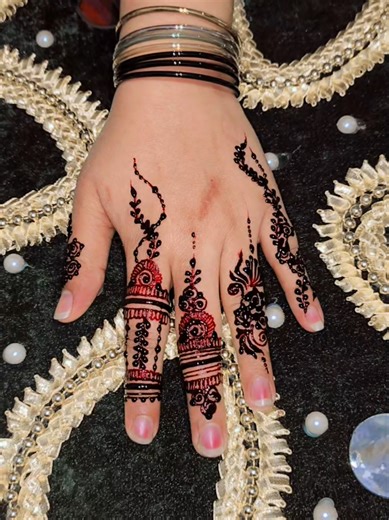 Simple Finger Mehndi Designs for Beginners