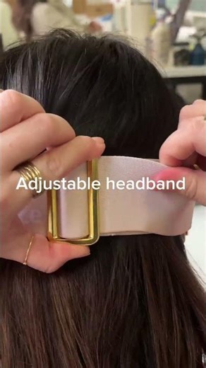 The PMD Beauty LED Mask features 201 medical-grade LED lights for full-face coverage. 💡