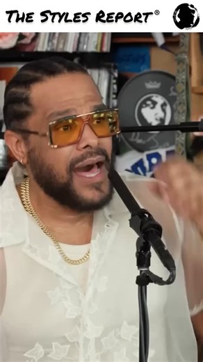 The stylish, soulful Maxwell performs “Lifetime” in this excellent clip from his 2024 Tiny Desk appearance. His effortless vocals, backed by the outstanding live band, make this Desk a classic. I loved the album this track was drawn from (“Now”, his third). This track, “For Lovers Only”, “Symptom Unknown”, I had them all in steady rotation. Thank you @maxwell and @nprmusic for this glorious performance. 🫡🔥 | The Styles Report®