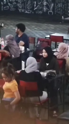 #VIRALTAWA MEME DAGELAN KOCAK on Instagram: "Saat musik hidup @selerakocak . . #beritaindo #beritaindonesia #berita #fakta #faktaindo #faktaindonesia #beritadunia #infoanda #infoterkini #beritaterbaru #beritaterkini #beritaviral #beritajakarta #infojakarta #beritajakarta #infojakarta"