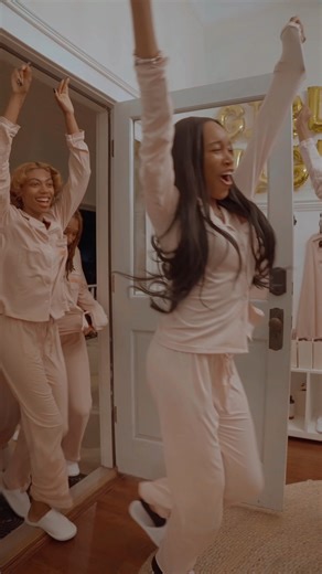 Sisters IRL | Social Club on Instagram: "Proof that girls still want to show up, unplug, and connect 🕯️🍕 Girls’ Night In was cozy, slightly chaotic (for me), but exactly what we needed! thank you to our event sponsors 💛 @blackgirlvitamins @drinkolipop @smartsweets @thesugarhustler Next up: The Vision IRL — brunch, vision boards, and on-site massages provided by @booksoma_ 🎟️ Limited seats. Get your ticket via the link in bio."