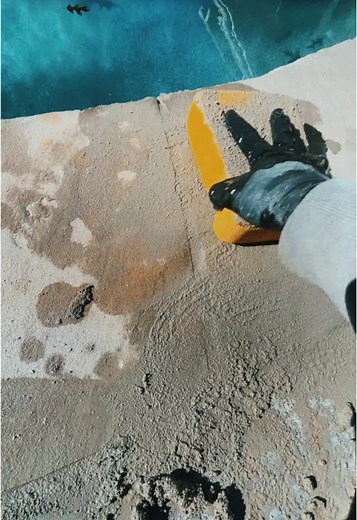 How i use a sponge to clean fresh mortar mix #pool #satisfyingvideo #masonry