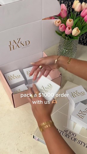 pack an order with us!! 🫶🏼 so grateful for you all 🥹 comment down below your order number if you’d like your order packed here on tik tok ❣️ #jazhandmade #smallbusiness #jewellery #packingorders