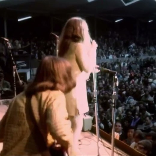 Janis Joplin - “Ball and Chain” (Monterey Pop Festival, 1967) When Janis Joplin took the stage at