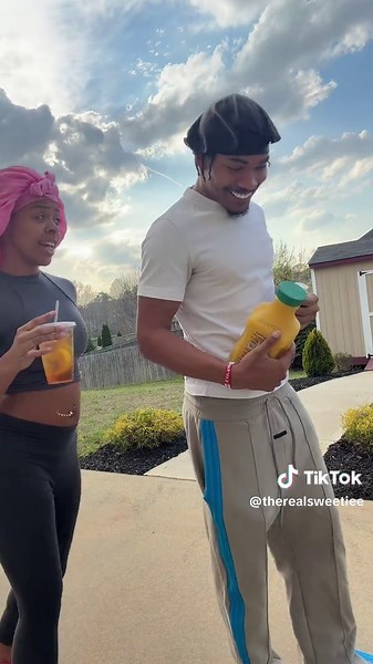 BEST LEMONADE EVERRRRR🤪 @Shakeel Moore #fyp #viral #sweetie #bf #couple