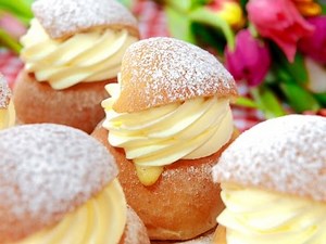 Roy Fares bakar sina bästa semlor | TV4