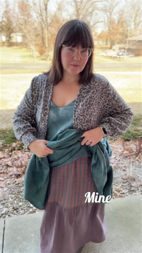 Susan and I sewed the Sauvie Dress together, finishing it on Friday. Although we are having a fake spring right now, I still want that extra layer of warmth. Dress Pattern: #sauviedress by @sewhouse7